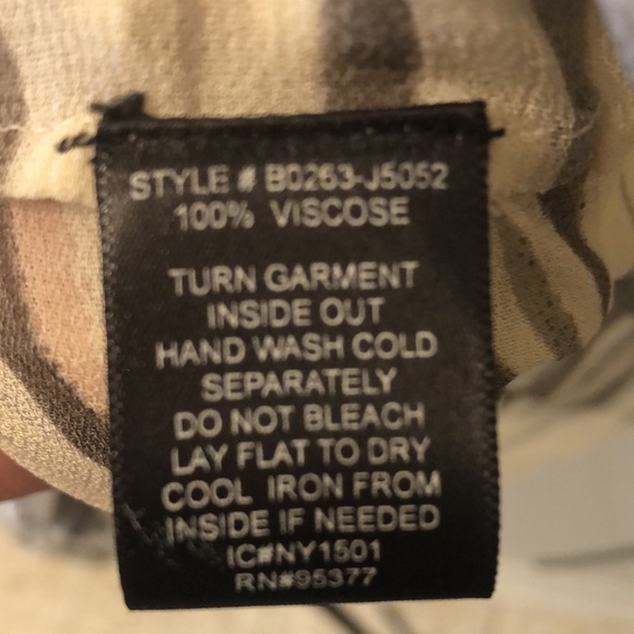 Beautiful Sanctuary blouse - Picture 4 of 5